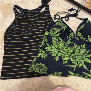 Stylish Black and Green Floral Women's Tank Top